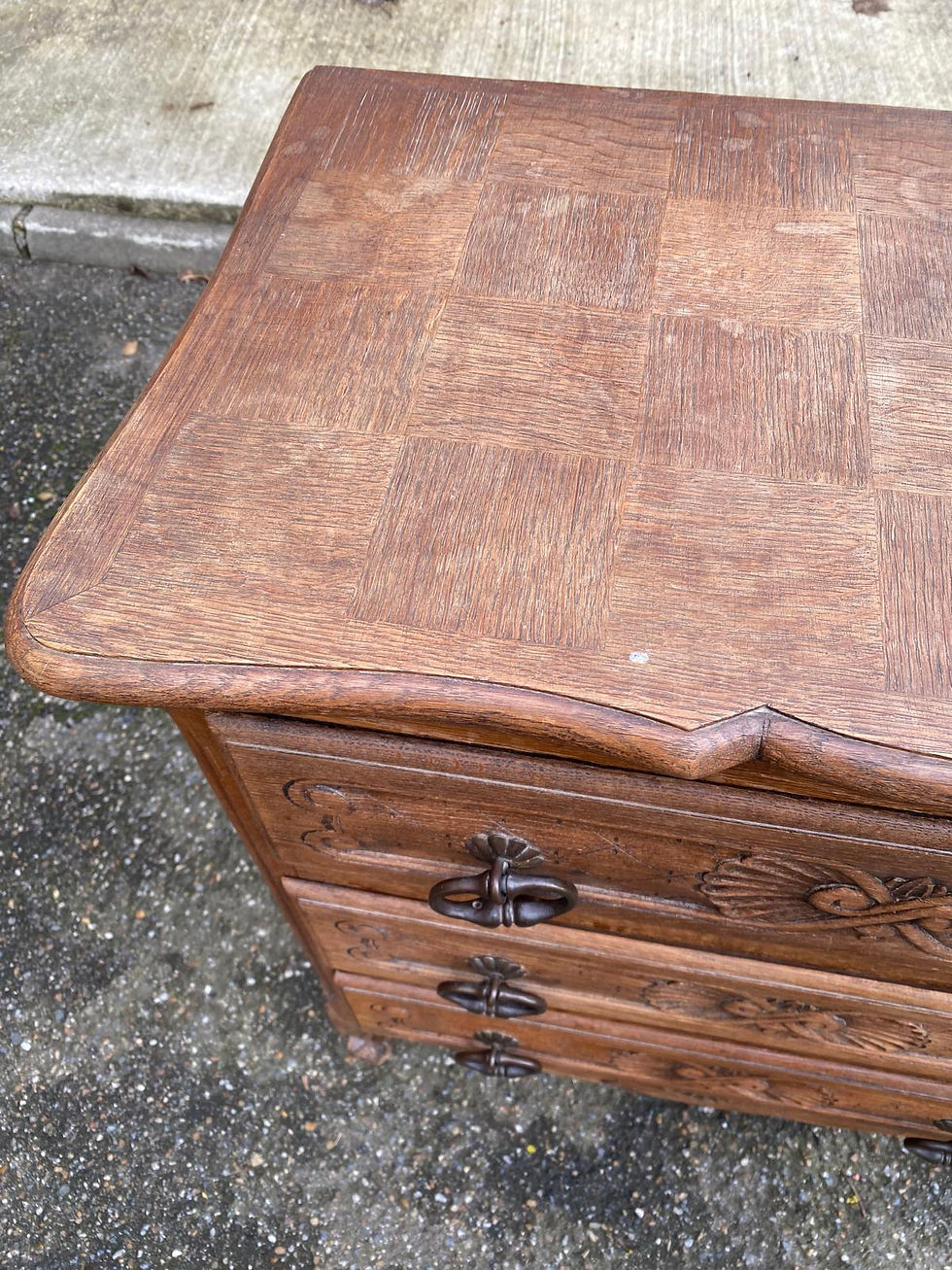 Miniature : Commode vintage style Louis XV en bois du 19ème