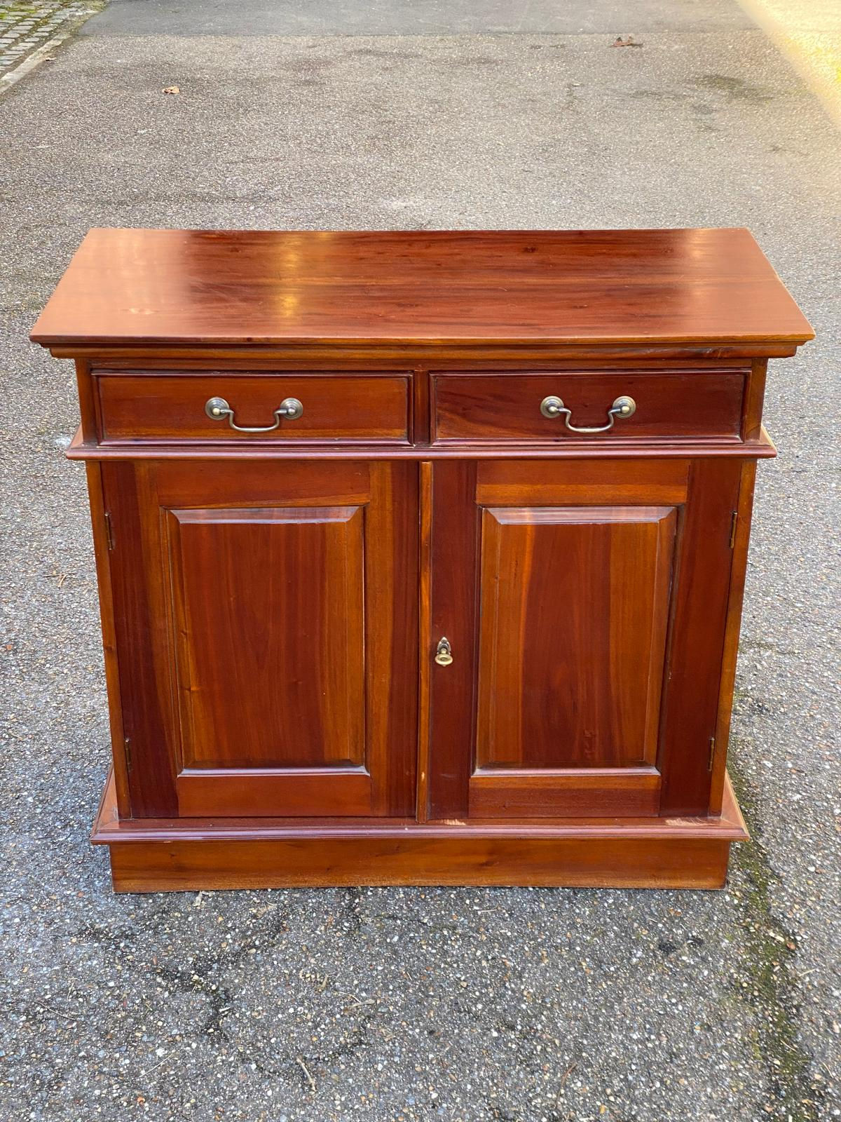 Buffet impérial 2 portes en acajou massif