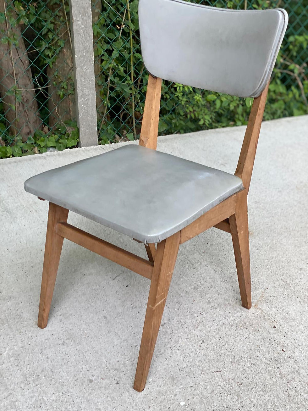 Chaise de bureau scandinave bois massif et cuir skaï gris