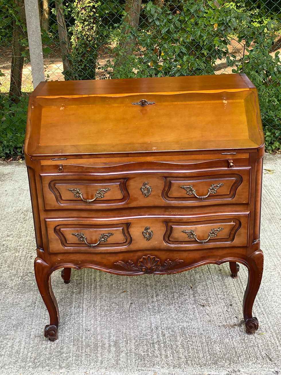 Miniature : Secrétaire scriban dos d'âne en bois massif et cuir vert Louis XV 1950