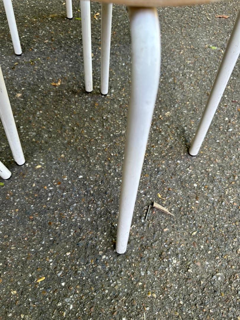 Miniature : 4 tabourets scandinaves en bois massif rénové et acier blanc