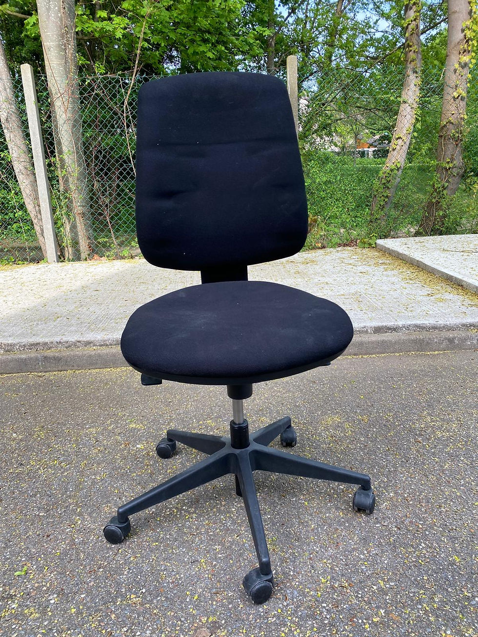 Miniature : Chaise de bureau pivotante noire