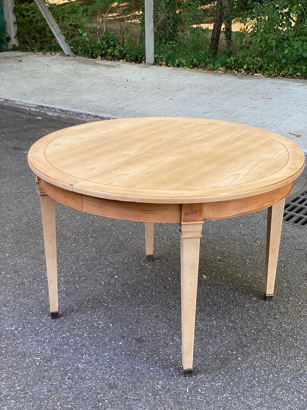 Miniature : Table ronde extensible style Directoire rénovée en bois clair  avec 2 rallonges