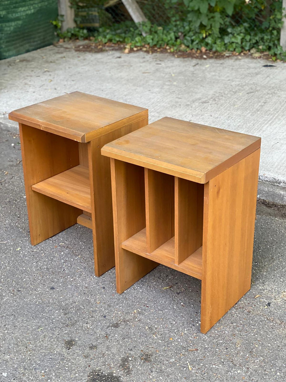 Paire de meubles vinyles scandinaves en bois