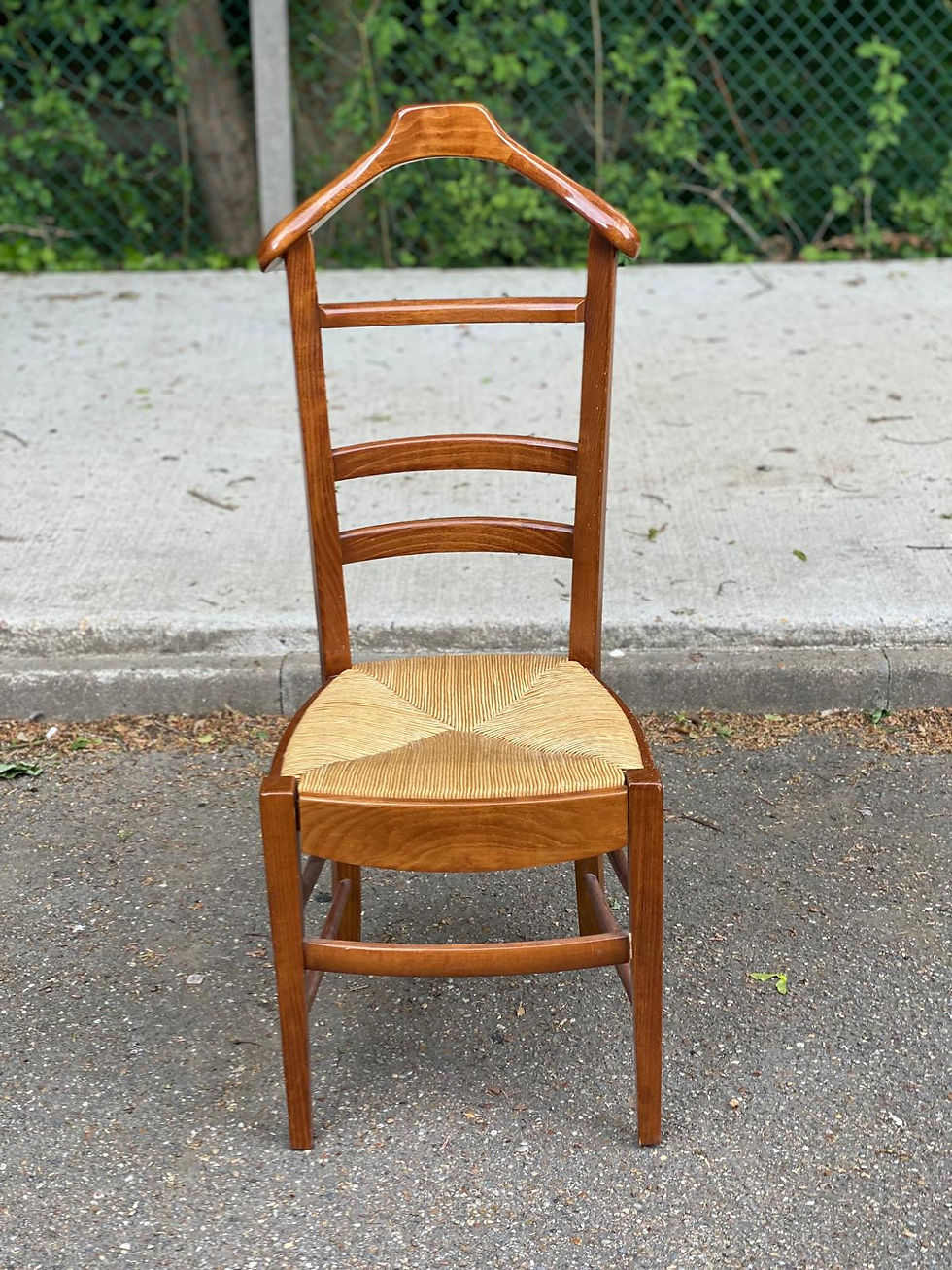 Chaise valet bois massif et paille avec cintre et tiroir