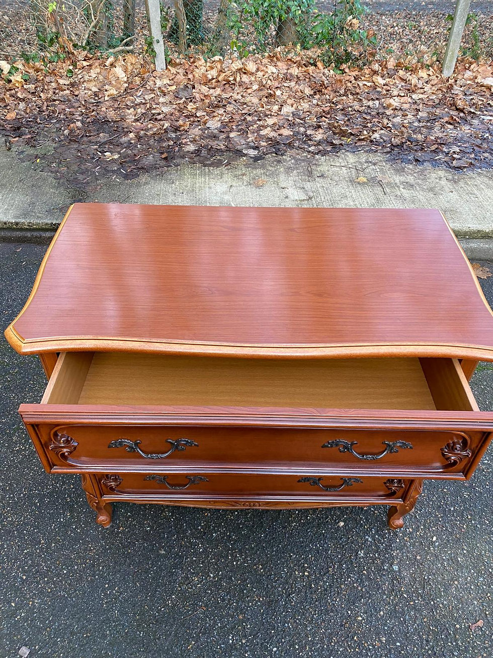 Miniature : Commode vintage Louis XV en bois imitation des années 80