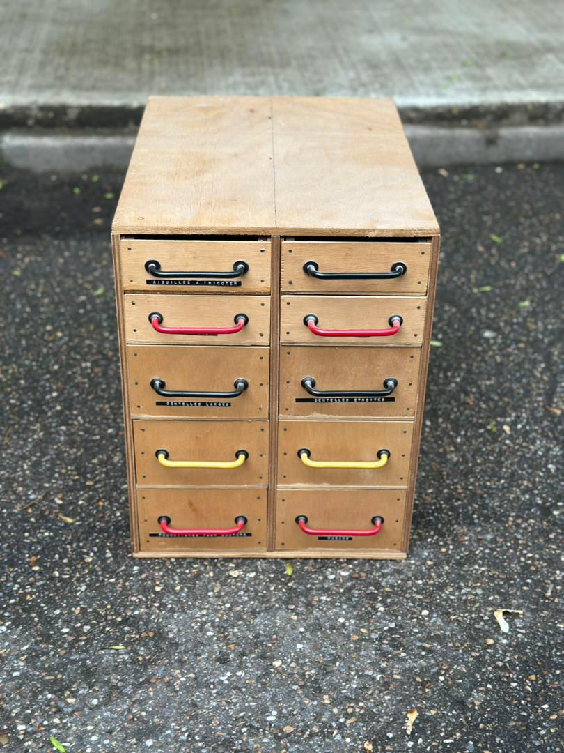 Miniature : Commode meuble de métier en bois avec 10 tiroirs