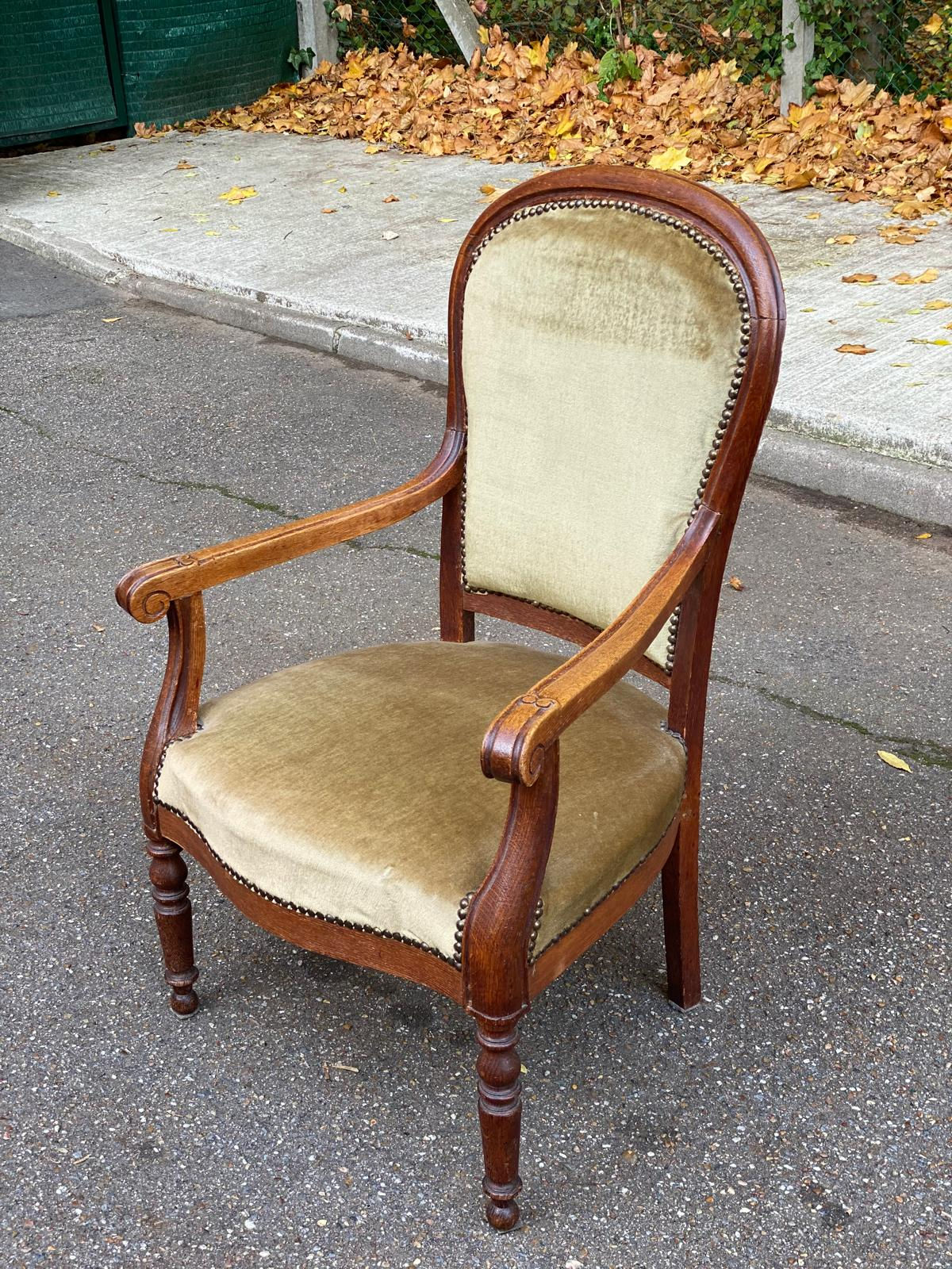 Fauteuil impérial en chêne et velours beige du 19ème siècle