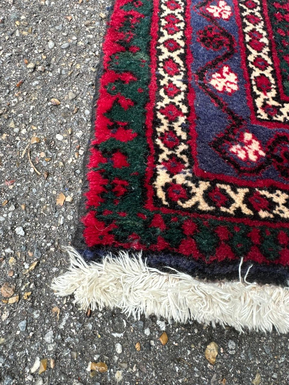 Miniature : Tapis persan authentique d'Iran noué à la main en laine bordeaux 130x210cm