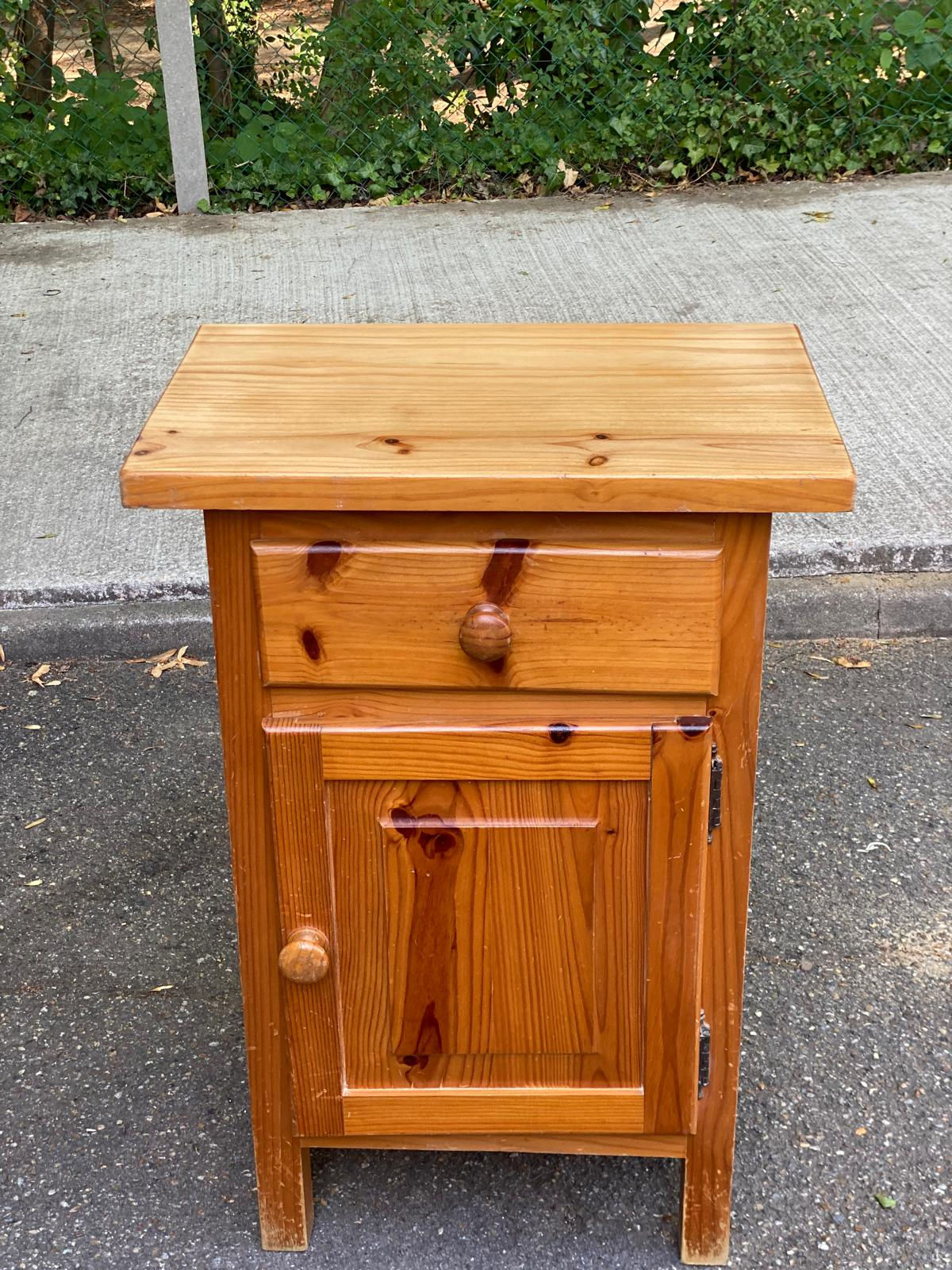 Commode vintage en bois massif des années 80