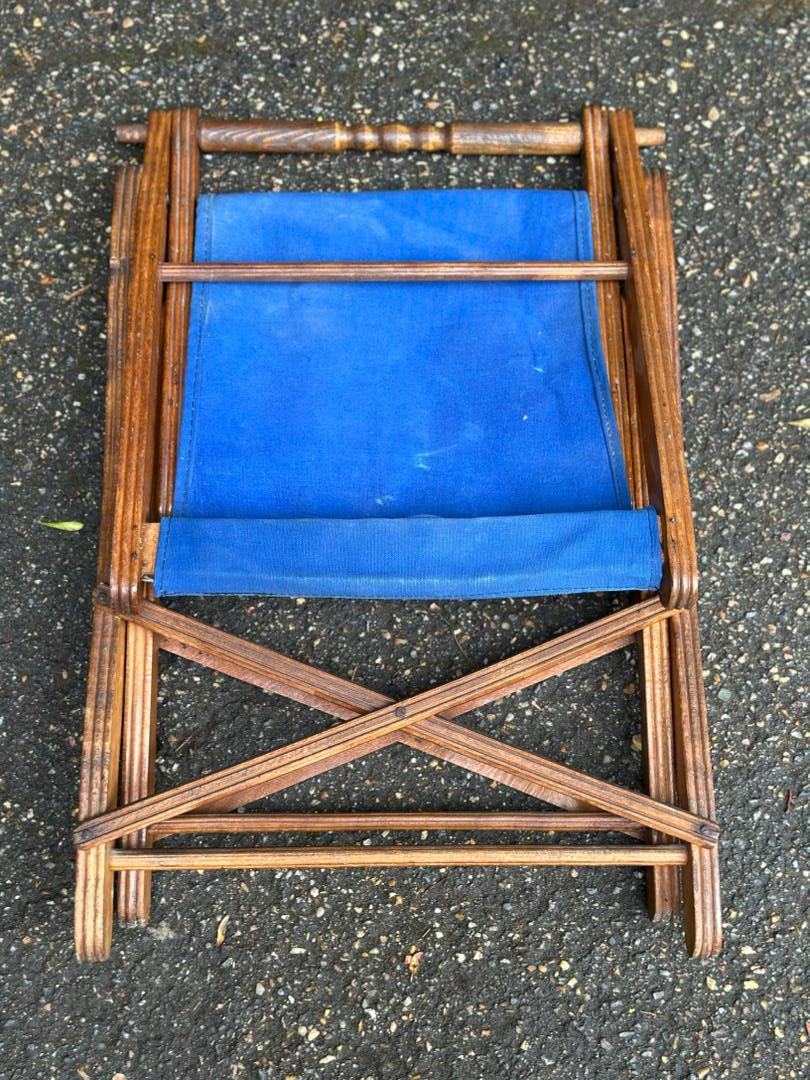 Miniature : Chaise pliable en en bois massif et tissu bleu type camping