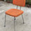 Miniature : Chaise scandinave en tissu orange et acier chromé