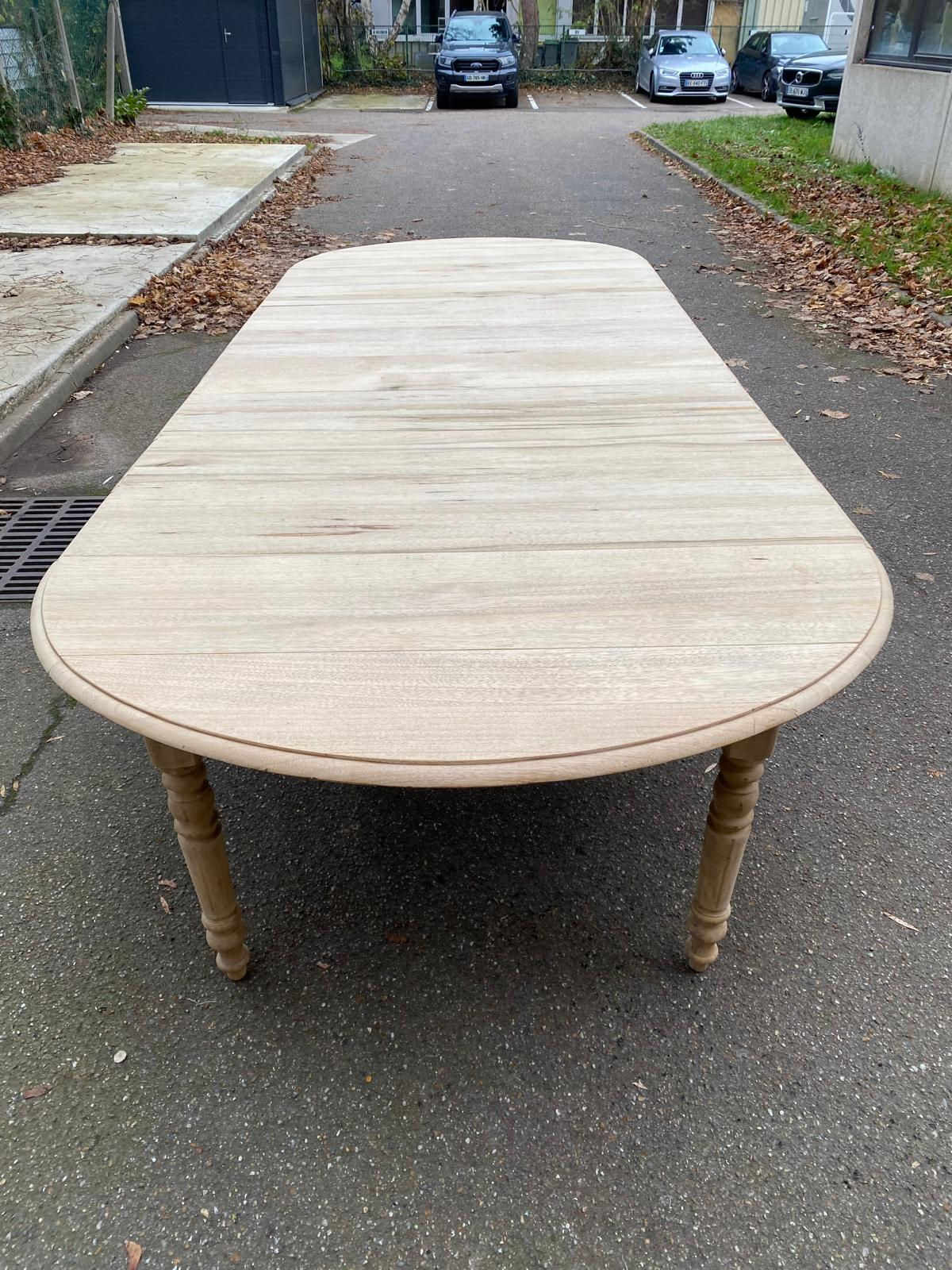 Table à manger extensible Louis Philippe 8 rallonges rénovée 350cm 19ème