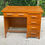 Miniature : Bureau américain en bois massif chêne moyen avec 5 tiroirs