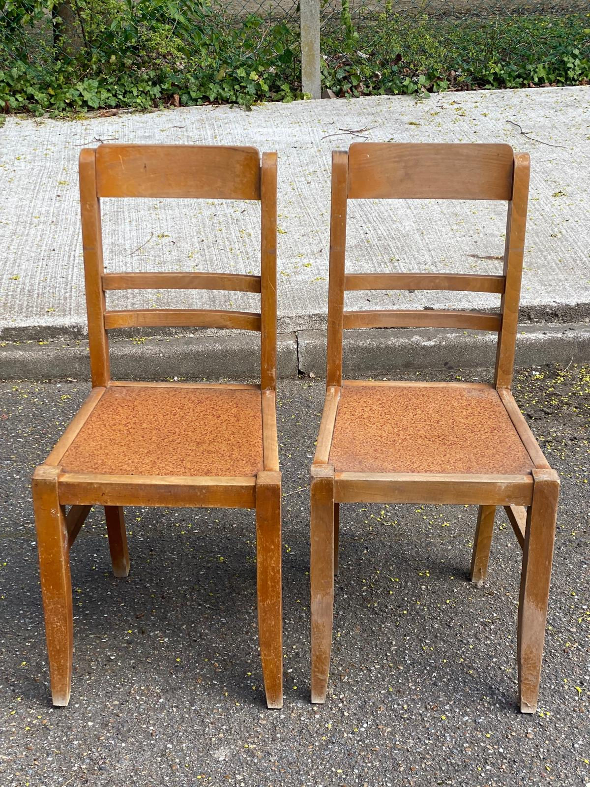 2 chaises de bistrot scandinaves en bois 1950