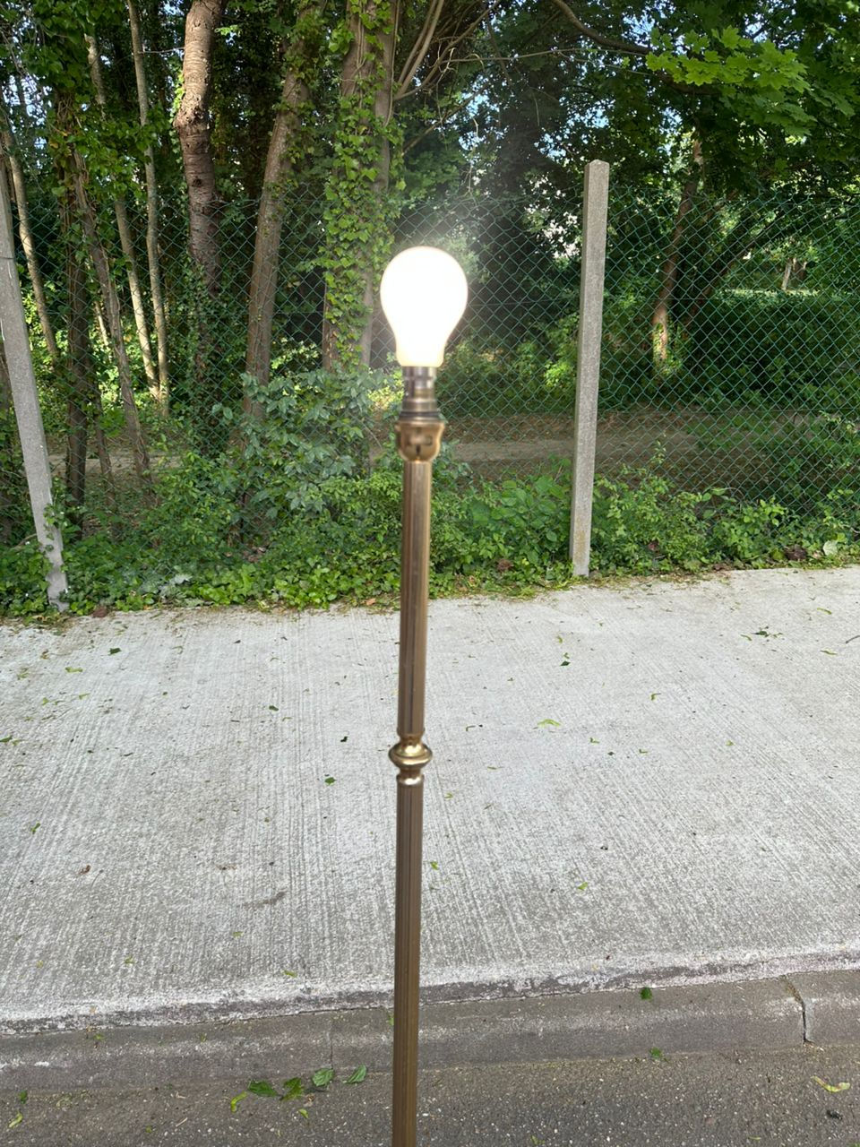 Miniature : Lampadaire vintage en laiton doré du XXème siècle