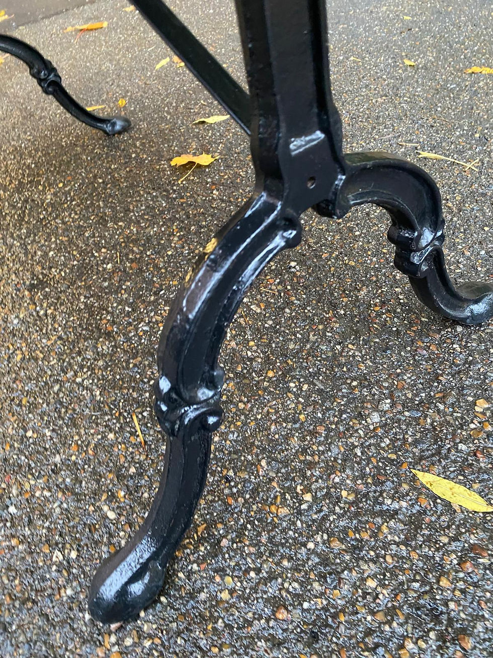 Miniature : Table de bistrot marbre ovale et acier noire pétrole 4 couverts 140cm