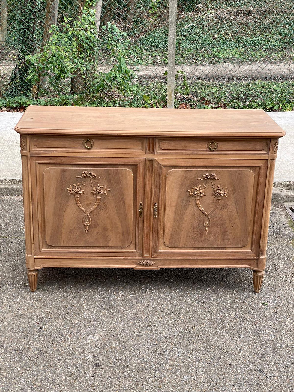 Miniature : Buffet Louis XVI rénové en noyer du 19ème 145cm