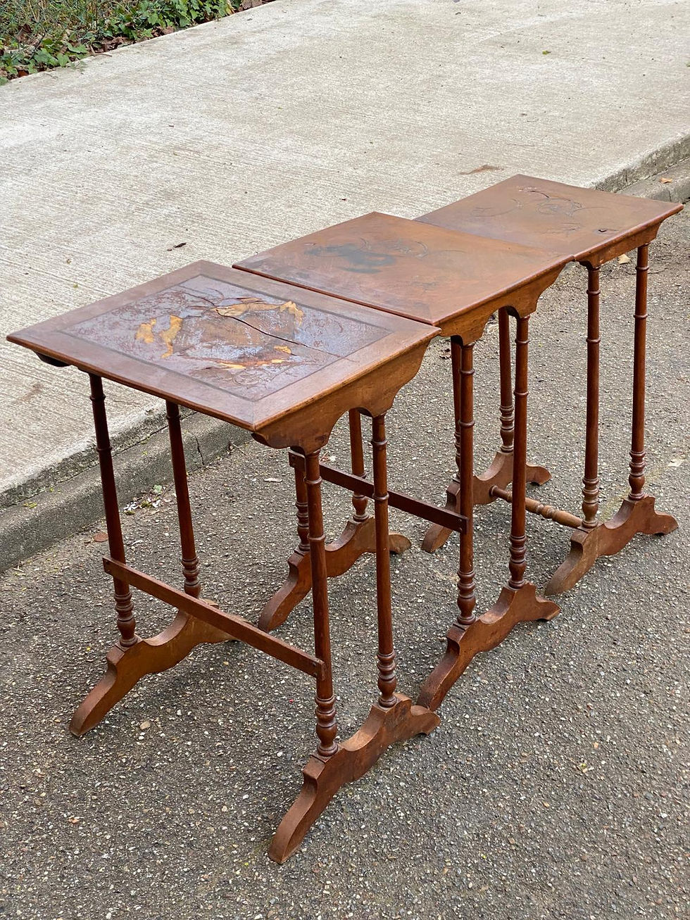 Miniature : 3 tables gigognes art nouveau bois massif et marqueterie 19ème