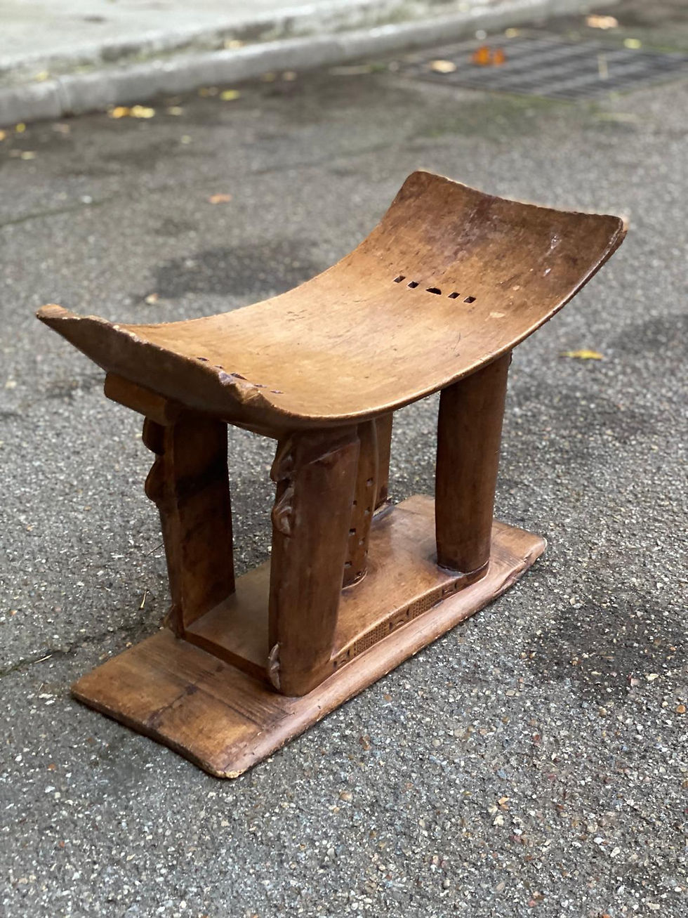 Miniature : Tabouret africain Ashanti Côte d'Ivoire sculpté en bois massif