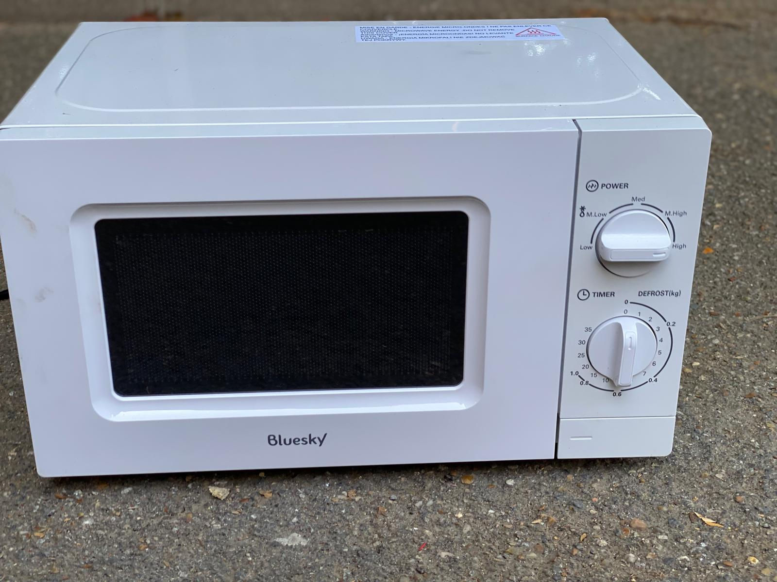 Micro-ondes Bluesky blanc