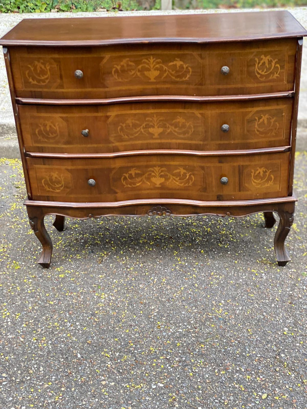 Miniature : Commode chinoise vintage en bois avec décoration