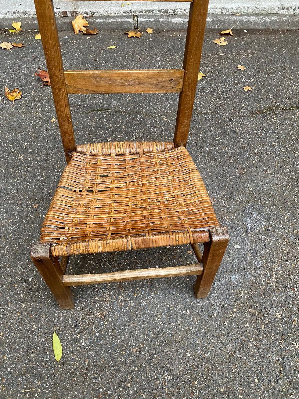 Miniature : Prie dieu bois massif chêne blond et rotin tressé