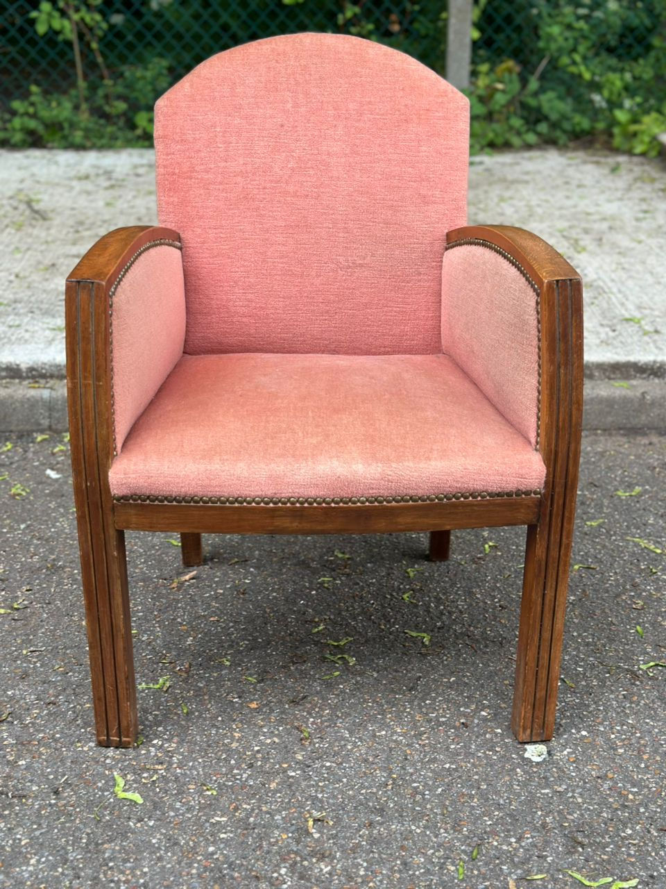 Fauteuil bridge art déco chêne massif et velours rouge saumon rose 1960