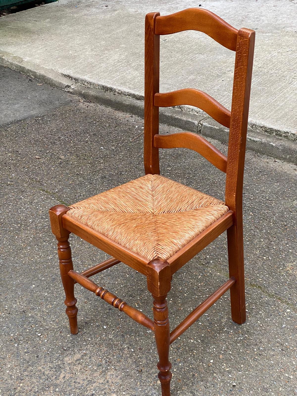 Chaise bois massif chêne et paillée ferme