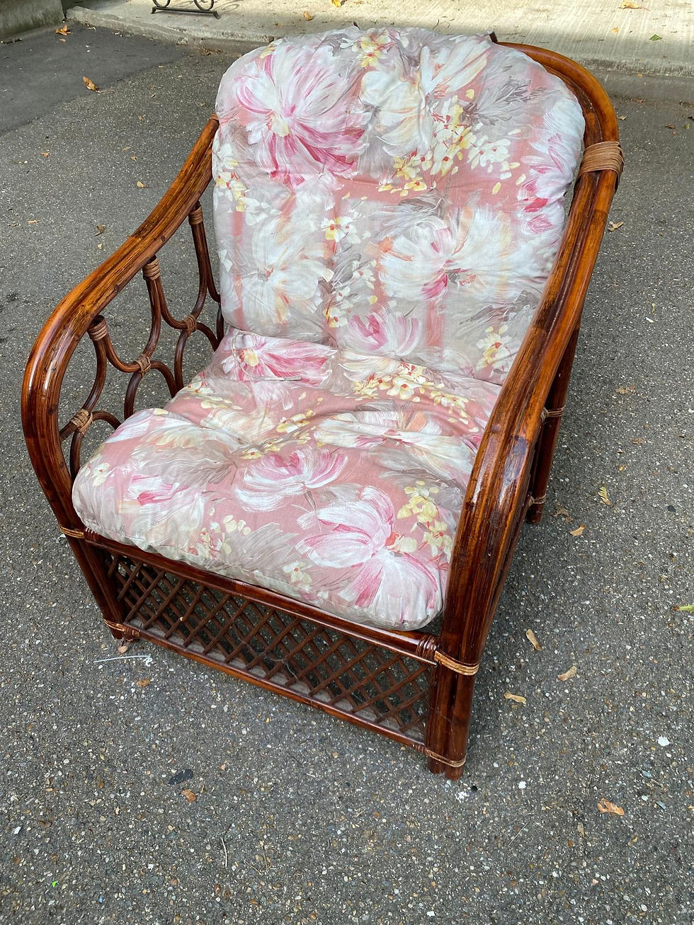 Miniature : Fauteuil rotin et osier adulte bordeaux avec coussin 1970
