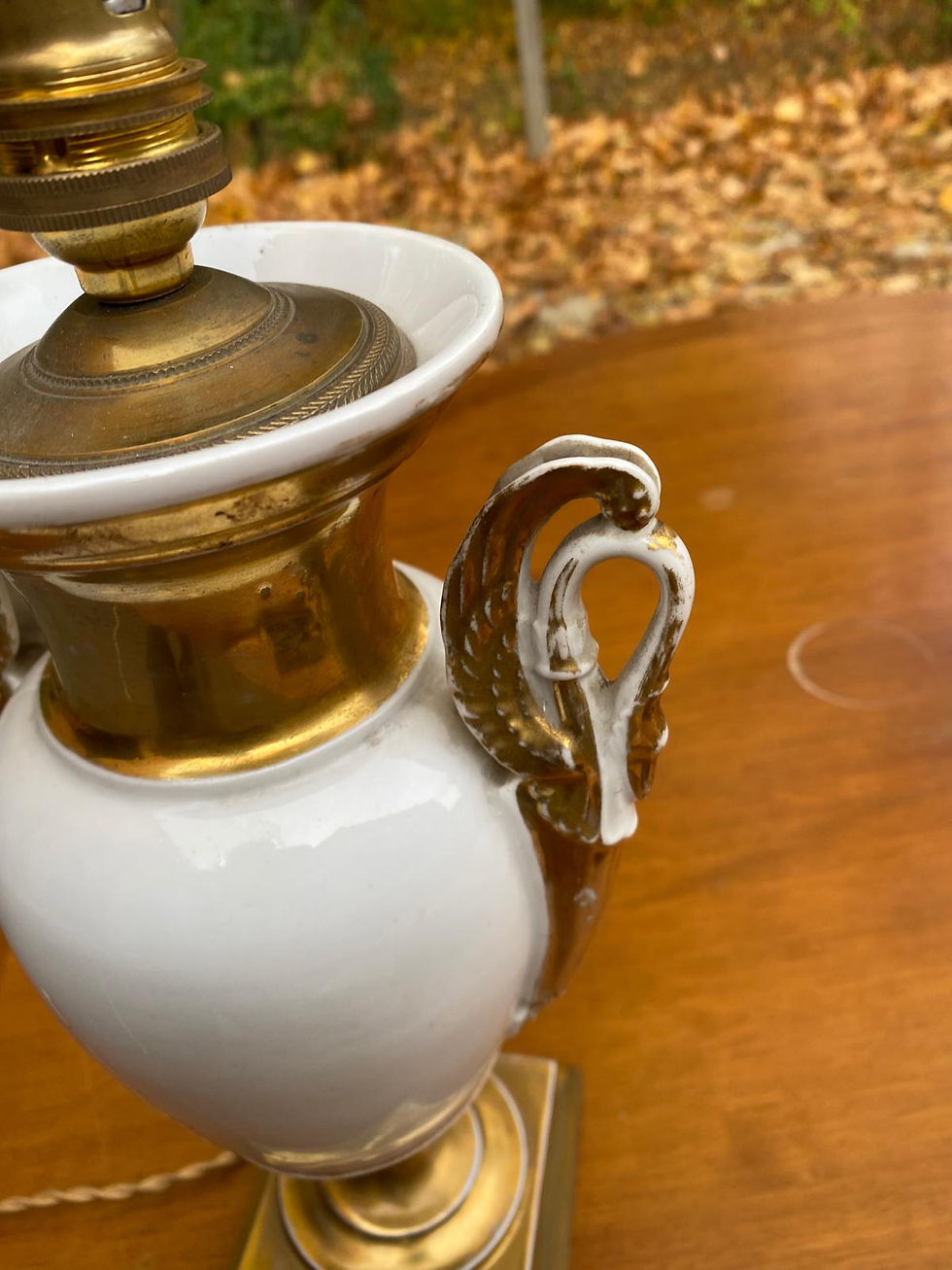 Miniature : Lampe doré en porcelaine blanche de Paris