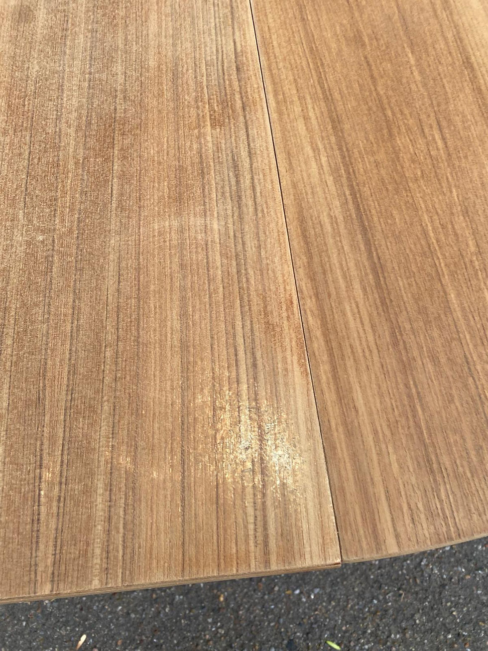 Miniature : Table à manger scandinave ronde extensible décapée en teck 115cm
