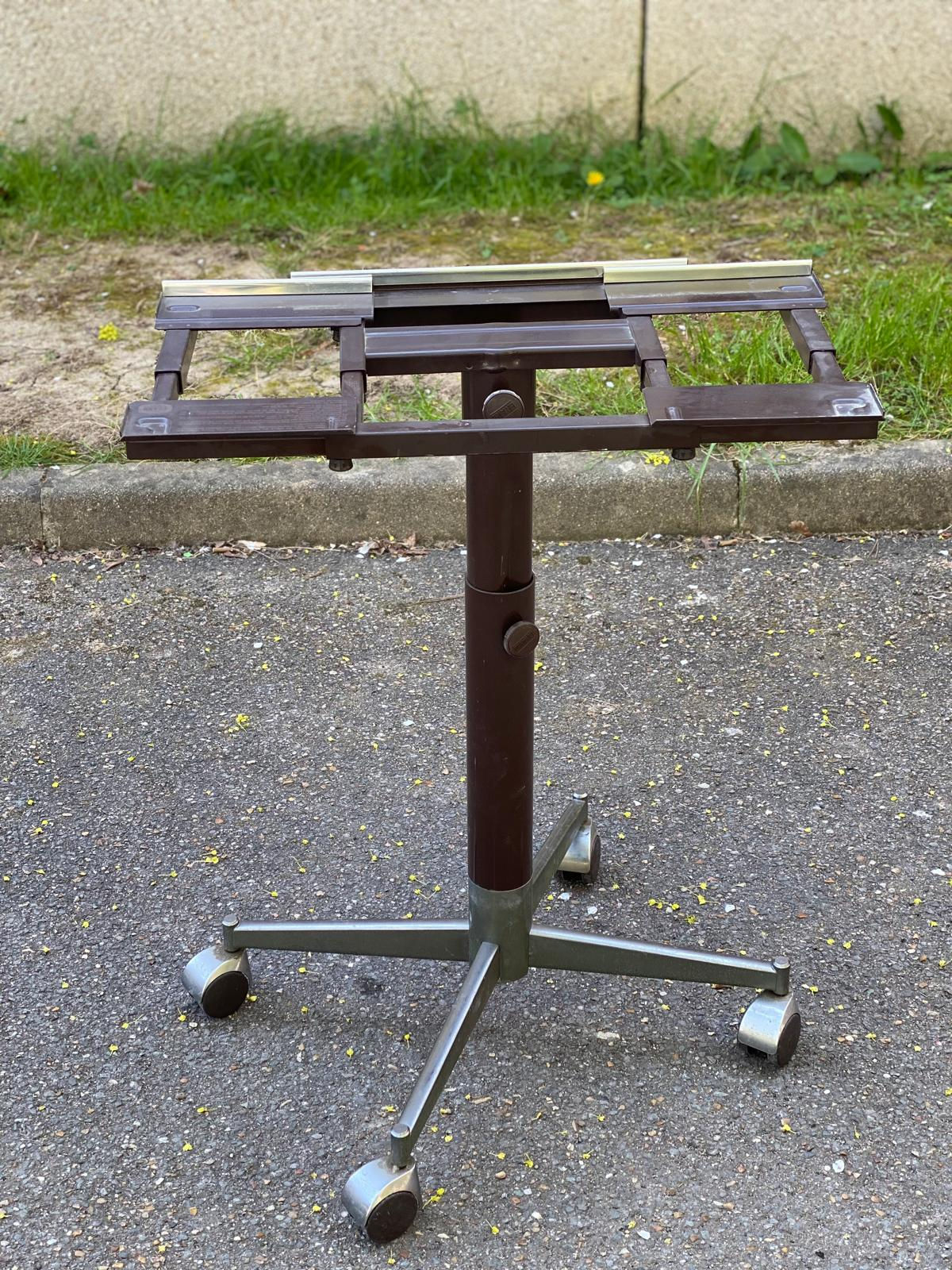 Présentoir support meuble tv sur roulettes en acier