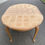 Miniature : Table ronde extensible Louis XV en chêne massif brut 210cm et marqueterie