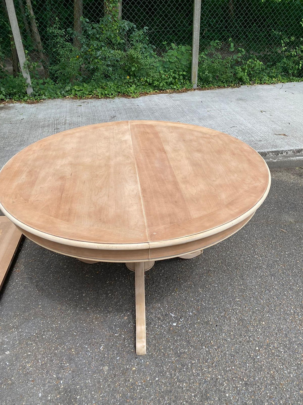 Miniature : Table à manger ronde extensible rénovée pied central bois 113-203cm
