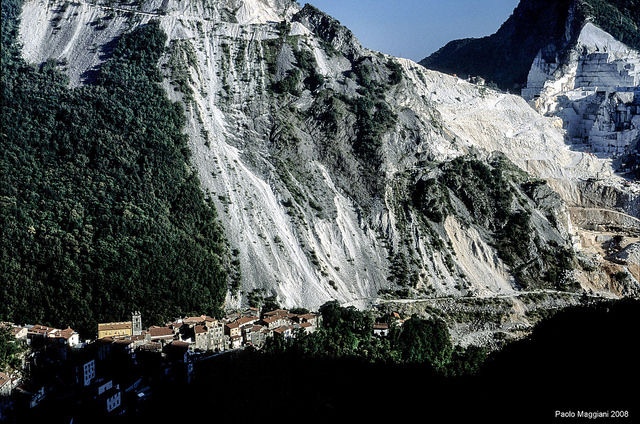 Colonnata-Cave-di-marmo-di-carrara-marble-quarries