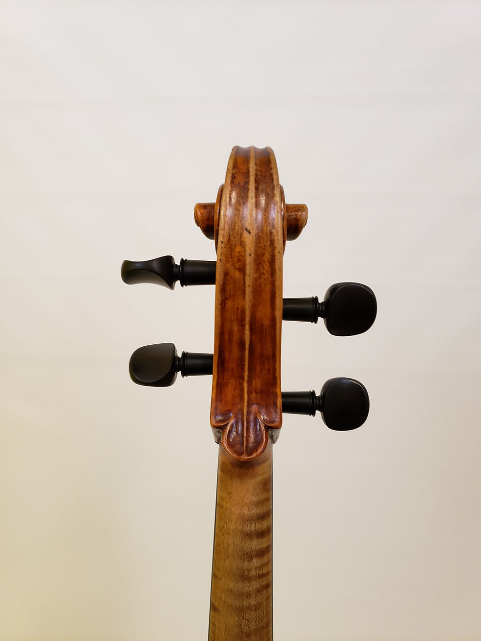 Thumbnail: John Juzek, Czechoslovakia, 1910 Guarneri 16"
