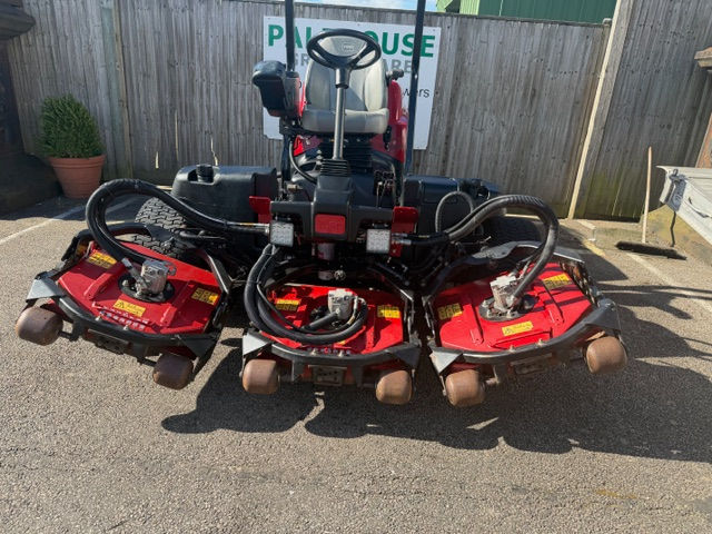 Thumbnail: Toro Groundsmaster 4300 Ride on Mower