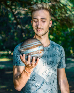 Holding Jupiter