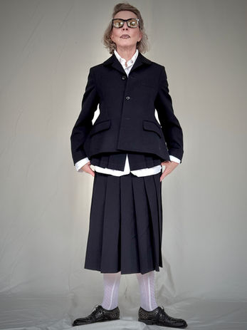 Alt-Text: „Exklusive Damenmode von Comme des Garçons aus Japan bei Calla Mode in Oberursel Taunus. Frankfurt“
Deutschland
Private Shopping
Personal shopper
minimaliststyle, slowfashion
designer, boutique mode Bad Homburg, Oberursel, Berlin, Düsseldorf, Fashionista main Taunus Kreis
Styling over 60
Exklusive Modeberatung und Personal Shopping
Elevated fashion for women 60 and up
Curated style for women over 60
Exclusive fashion for women over 60