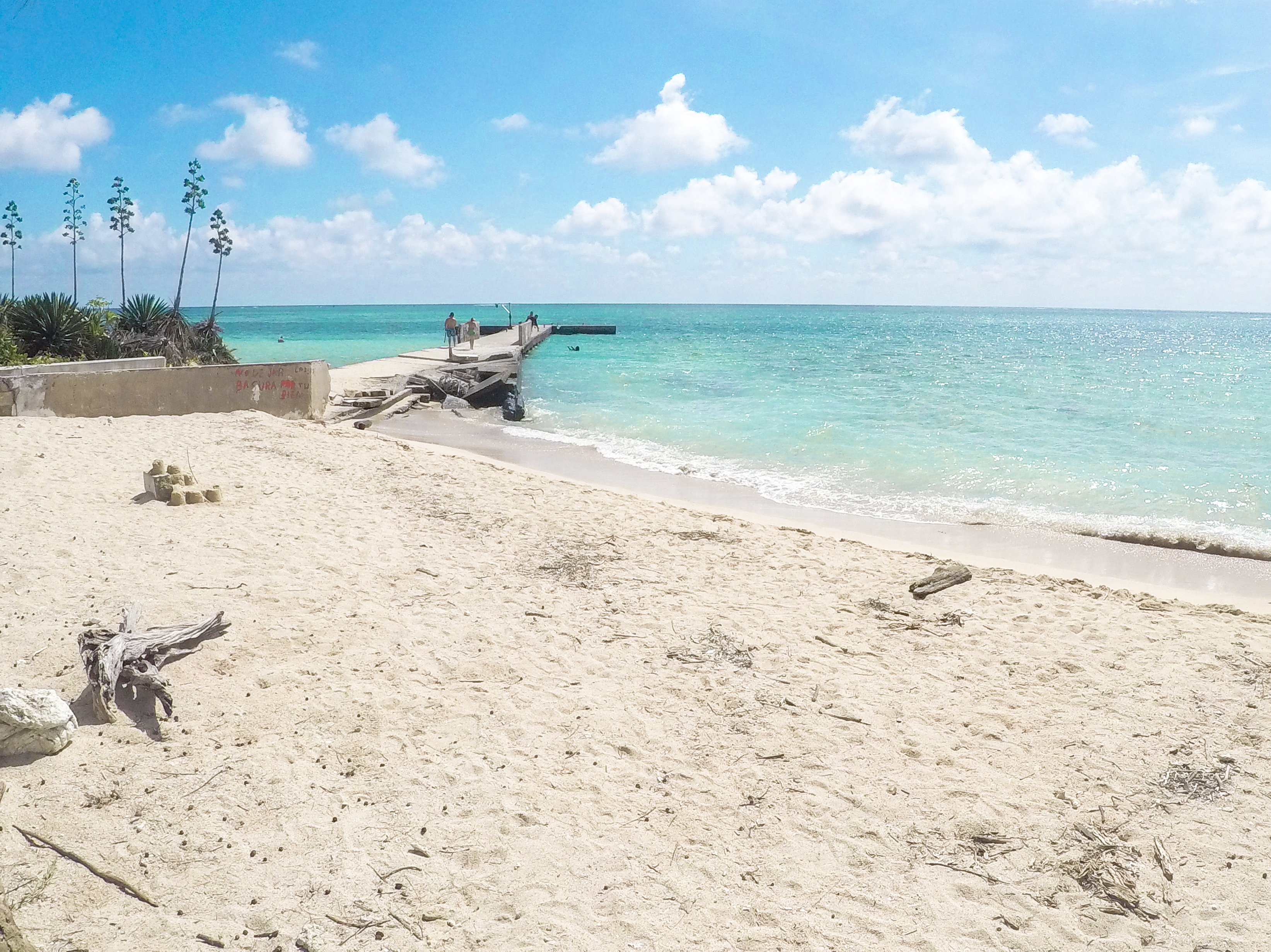 vista de la playa de isla de enmedio