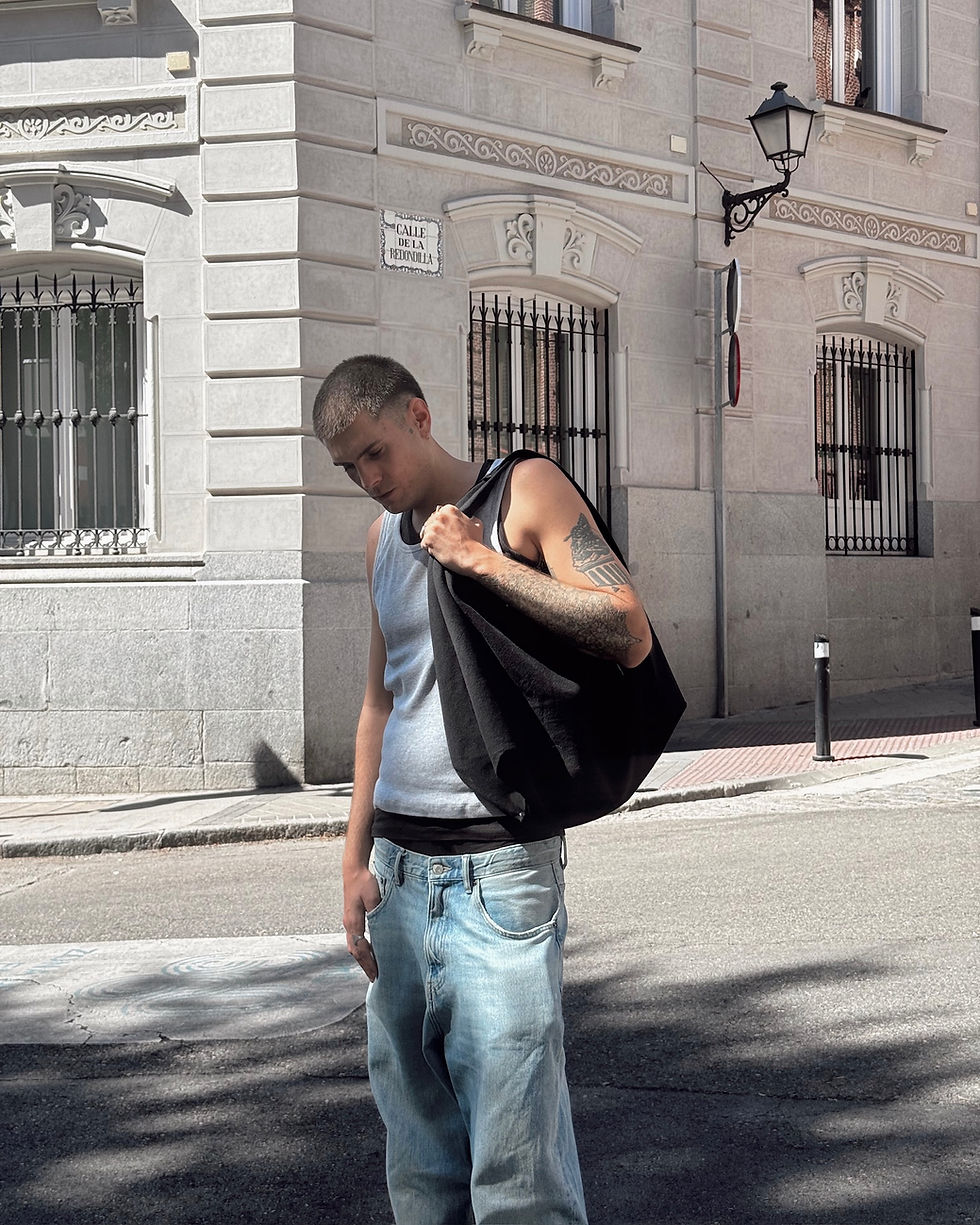 Thumbnail: Black Dumpling Shoulder bag