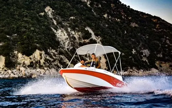 iris-boat-9ffb15bd