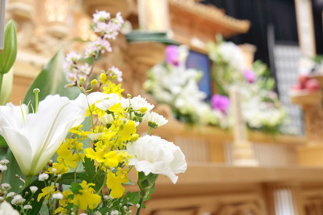 祭壇に供えられた花