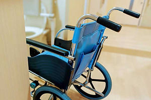 車椅子でのトイレ介助