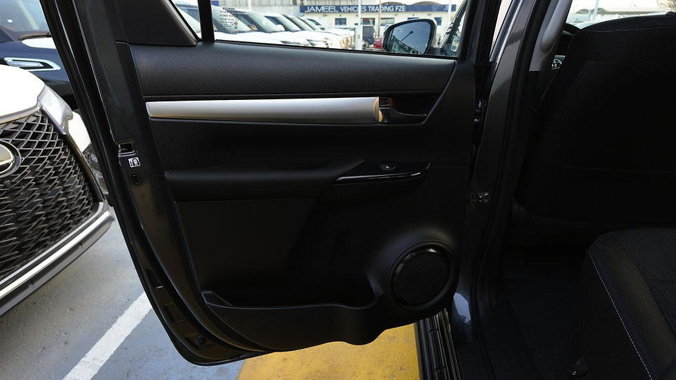 Thumbnail: Toyota Hilux Diesel 4X4 Double Cab 2.4L SR5