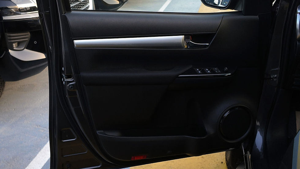 Thumbnail: Toyota Hilux Diesel 4X4 Double Cab 2.4L SR5