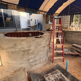 The 10x4 skimmer pool is taking shape. The concrete forms just came off today.
