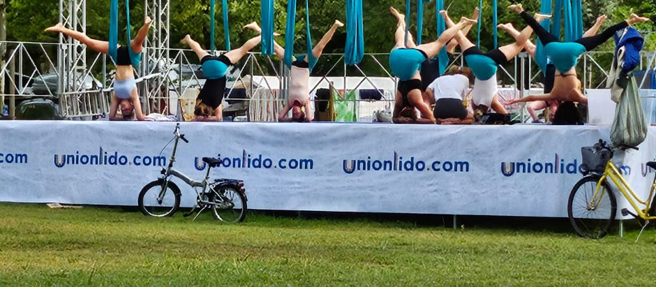Yoga - am Strand und dann kopfüber