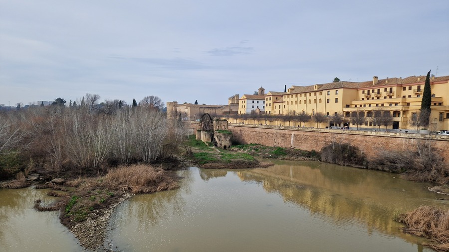 Latkep a puente romano hidrol; cordoba